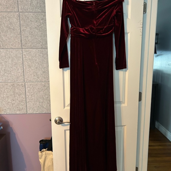 Belle Off-Shoulder Velvet Gown in Burgundy - Picture 6 of 9